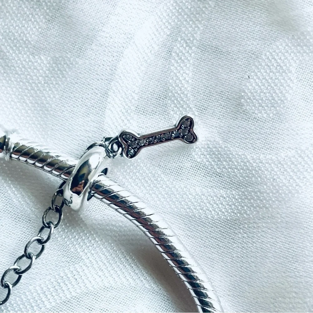 🐾NWT Paw & Bone Safety Chain Charm Bangle Bracelet✨